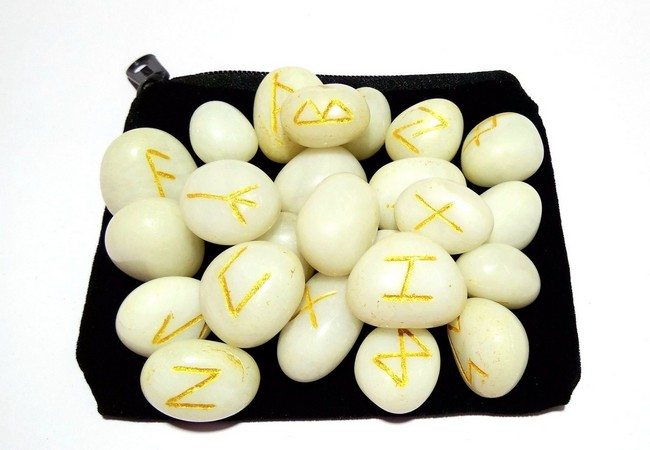 Snow Quartz Rune Set